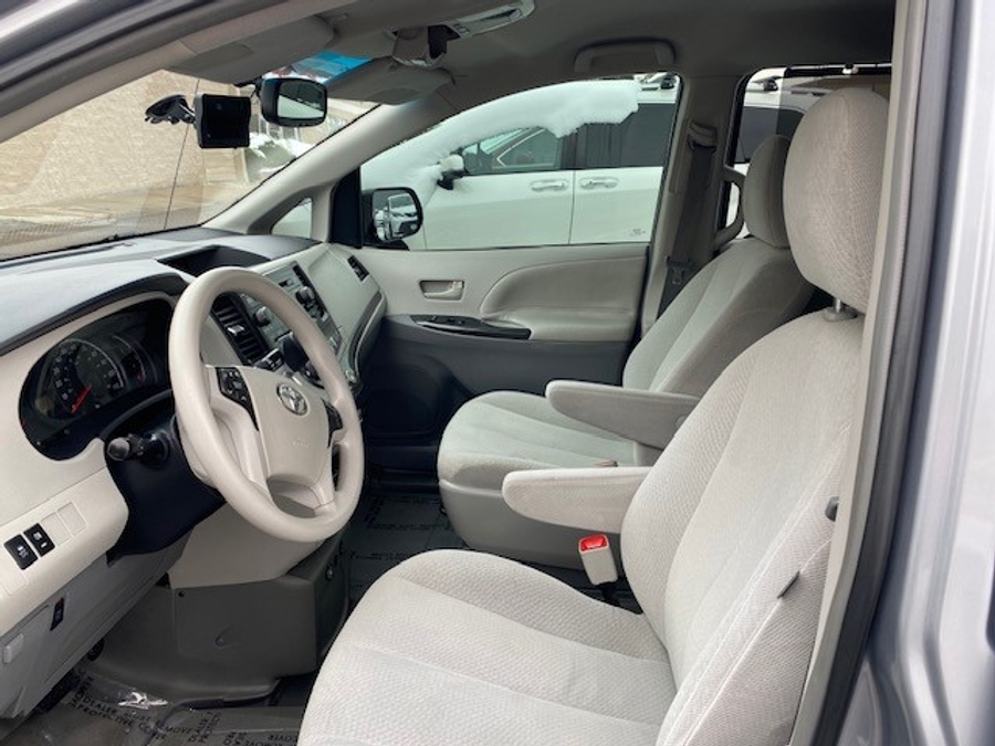 Used 2013 Toyota Sienna LE - BraunAbility Side Entry Entry In Floor Automatic Ramp