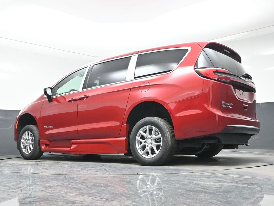 Red Chrysler Pacifica image number 5