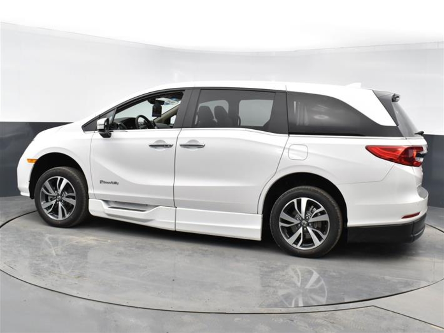 New 2026 Honda Odyssey Touring - BraunAbility Side Entry In Floor Automatic Ramp