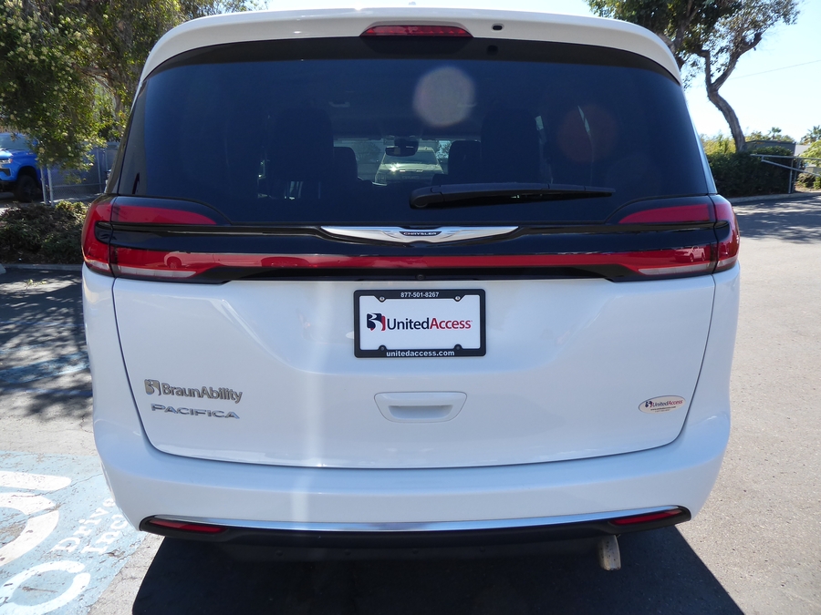 Used 2022 Chrysler Pacifica Touring L - BraunAbility Side Entry Fold Out Automatic Ramp