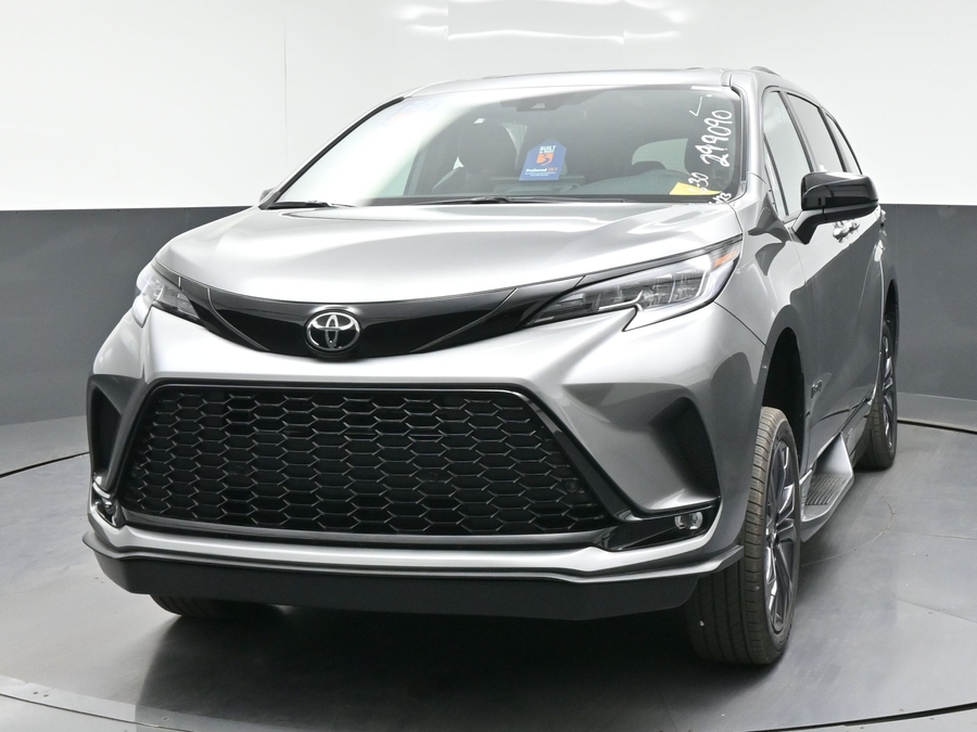New 2026 Toyota Sienna Hybrid XSE Sport - BraunAbility Side Entry In Floor Automatic Ramp
