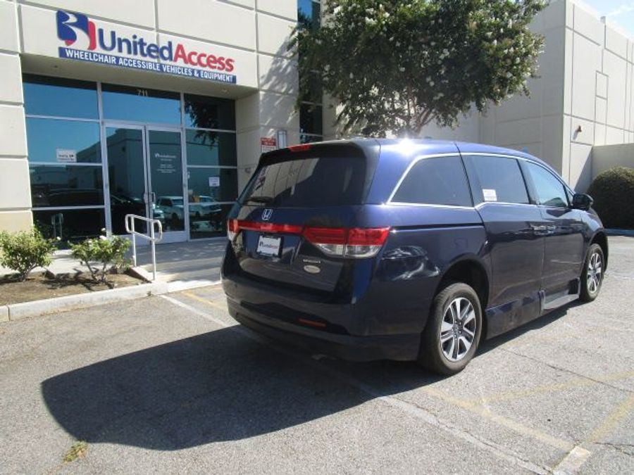 Used 2016 Honda Odyssey Touring - VMI Side Entry Entry In Floor Automatic Ramp