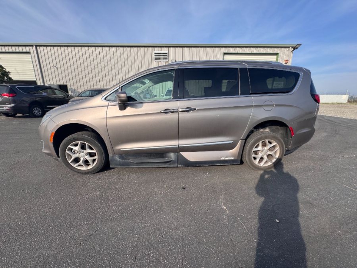 2018 CHRYSLER PACIFICA - Image 3