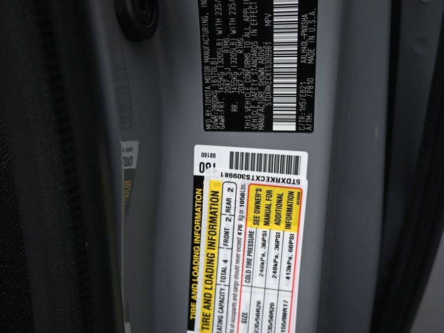 New 2026 Toyota Sienna Hybrid XSE Sport - BraunAbility Side Entry Fold Out Automatic Ramp