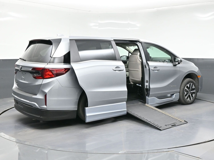New 2026 Honda Odyssey EX-L - BraunAbility Side Entry Entry In Floor Automatic Ramp