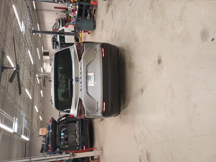 Silver Toyota Sienna image number 18