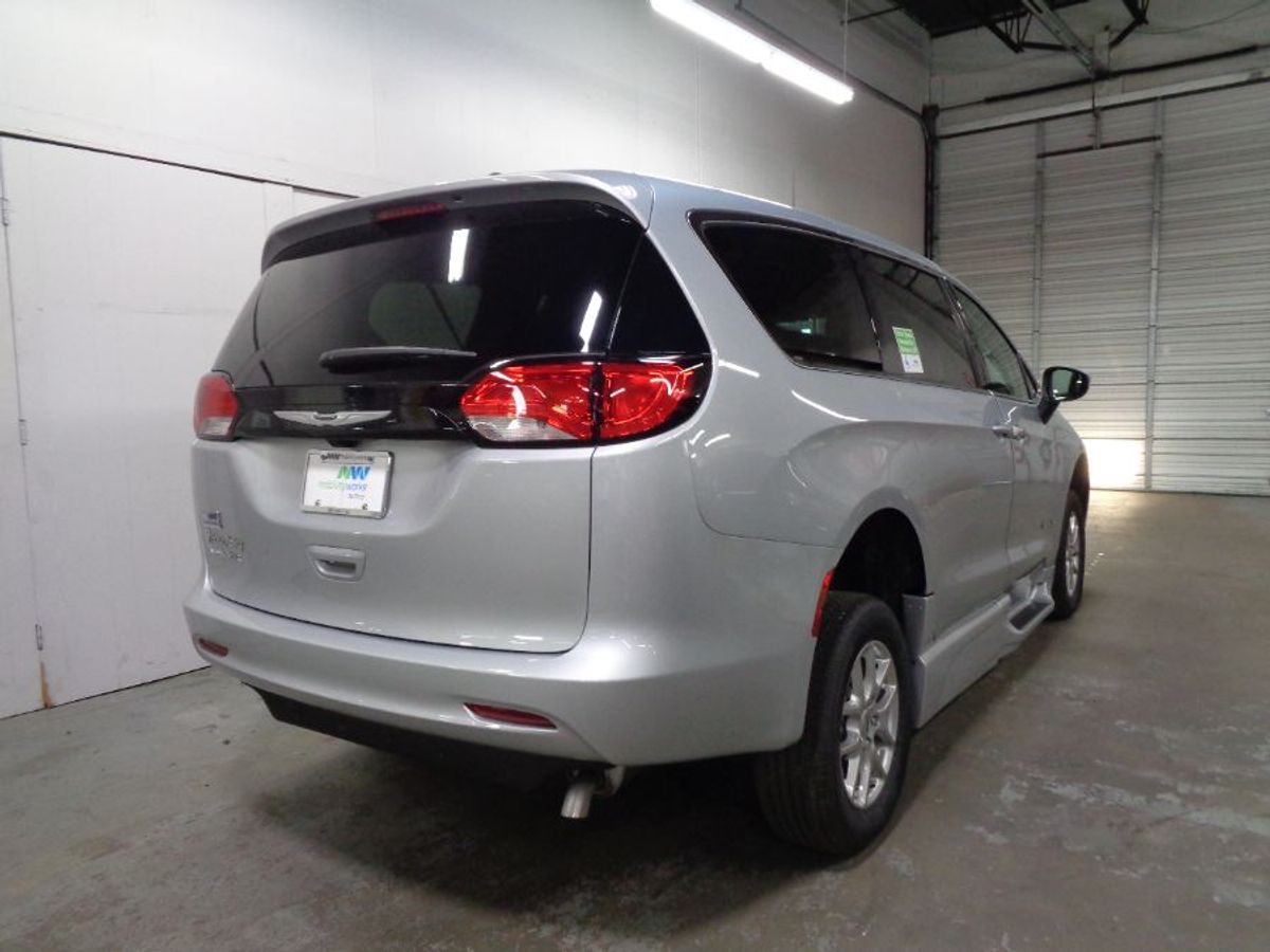 2023 CHRYSLER VOYAGER - Image 6