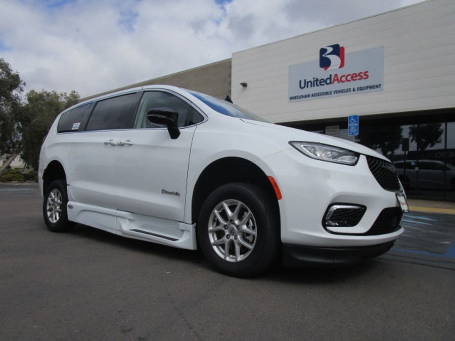 Used 2024 Chrysler Pacifica Touring L - BraunAbility Side Entry Entry In Floor Automatic Ramp