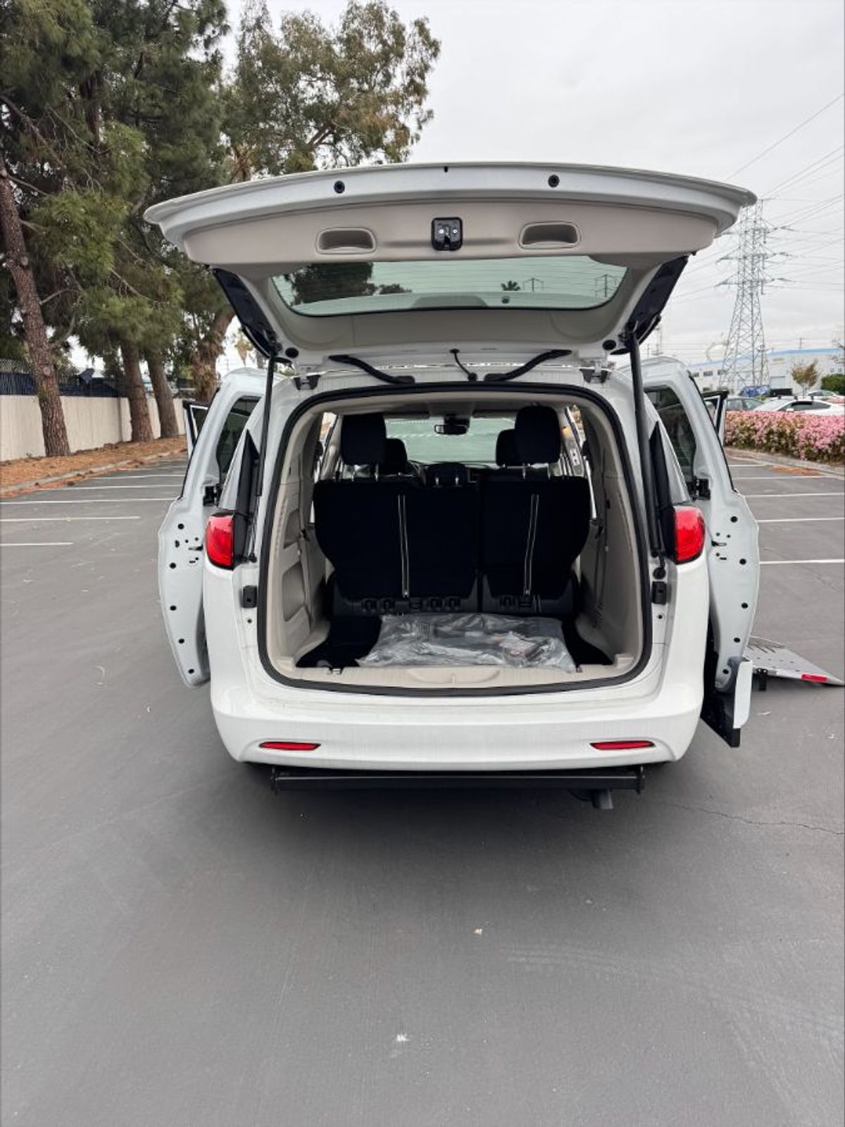 2024 CHRYSLER VOYAGER - Image 8