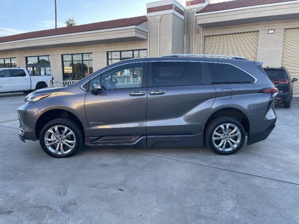 2023 TOYOTA SIENNA - Image 15