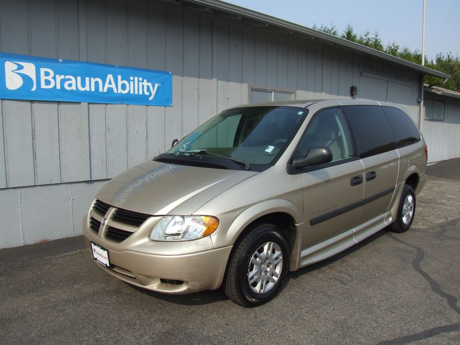 Used 2006 Dodge Grand Caravan SE - BraunAbility Side Entry Entry Fold Out Automatic Ramp