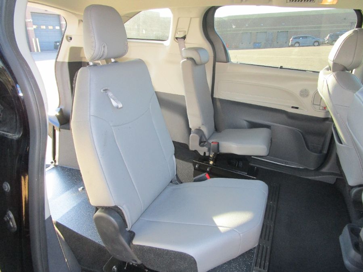 2024 TOYOTA SIENNA - Image 10