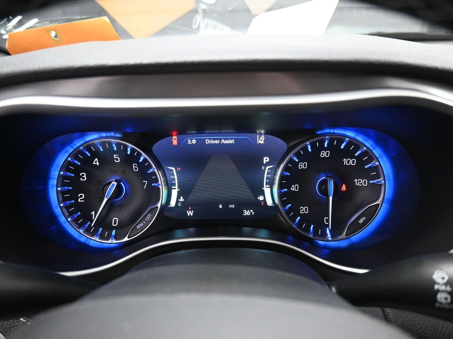 Black Chrysler Pacifica image number 15