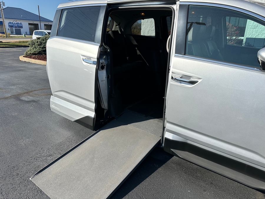 Used 2015 Honda Odyssey EX-L - VMI Side Entry Entry In Floor Automatic Ramp