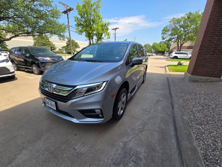 Used 2020 Honda Odyssey EX-L - BraunAbility Side Entry Entry In Floor Automatic Ramp