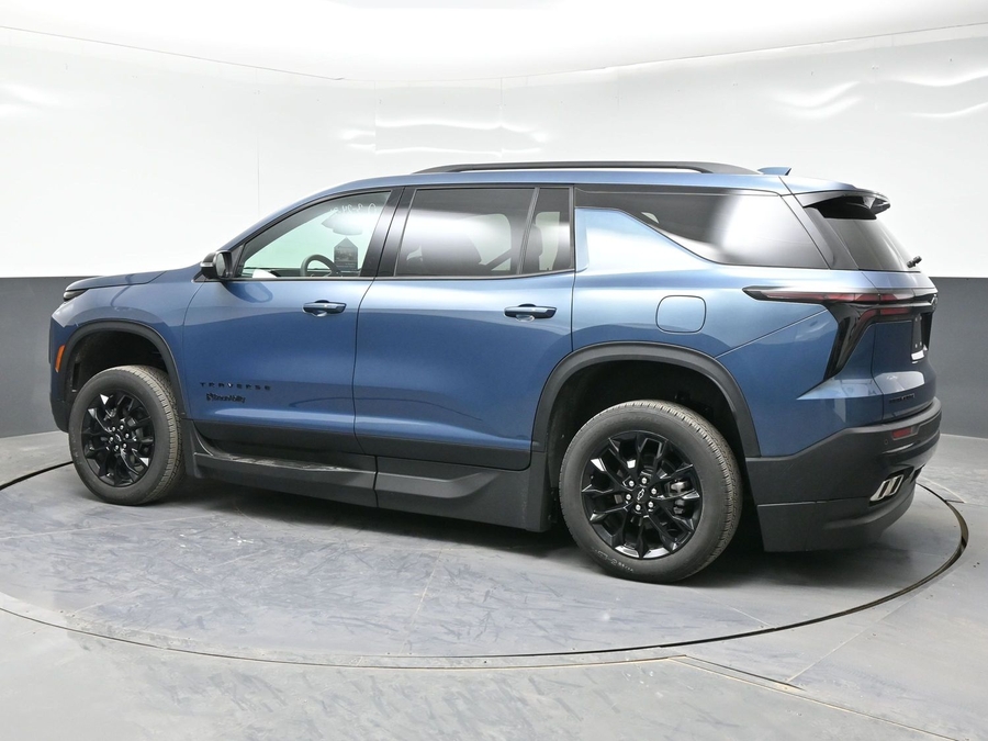 New 2025 Chevrolet Traverse 1LT Midnight - BraunAbility Side Entry Entry In Floor Automatic Ramp