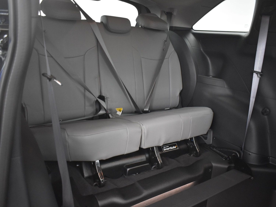 New 2025 Toyota Sienna Hybrid XLE Base - BraunAbility Side Entry Entry Fold Out Automatic Ramp