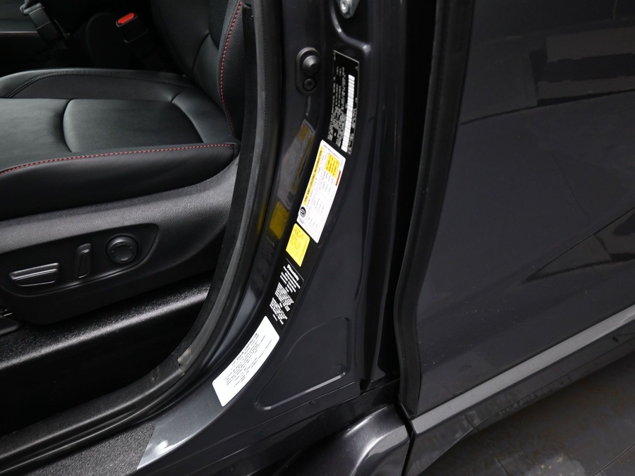 New 2025 Toyota Sienna Hybrid XSE Sport - BraunAbility Side Entry Entry Fold Out Automatic Ramp