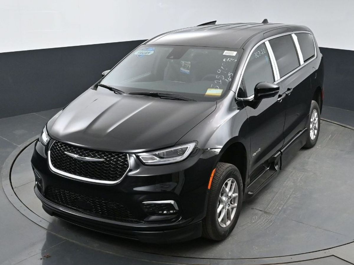 2025 CHRYSLER PACIFICA - Image 15