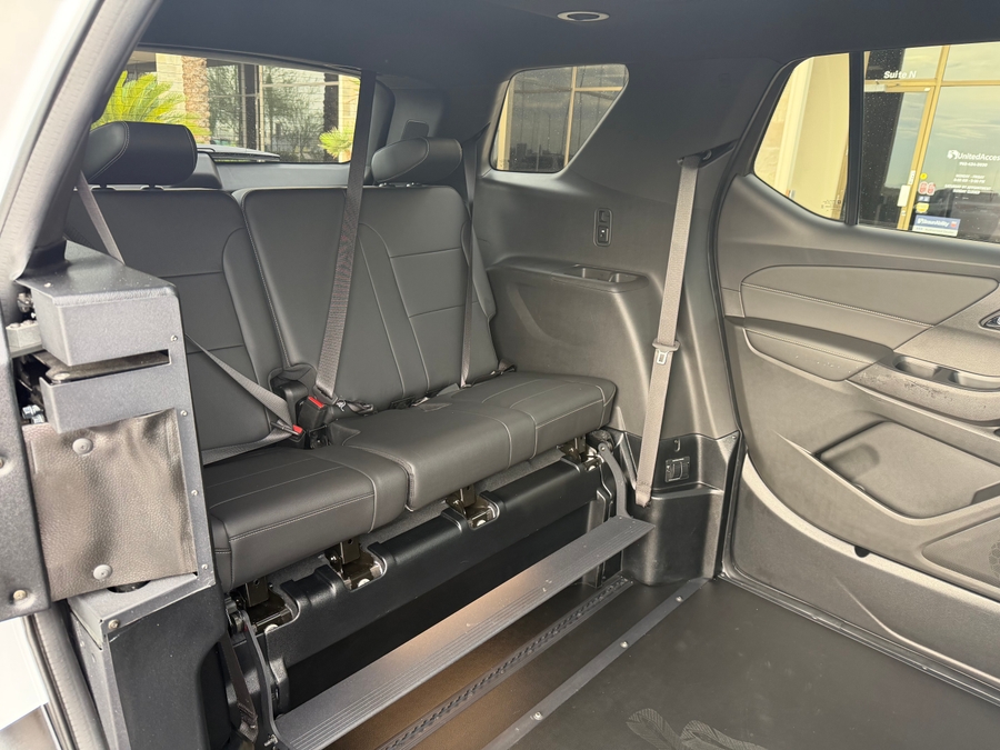 Used 2022 Chevrolet Traverse 3LT - BraunAbility Side Entry In Floor Automatic Ramp