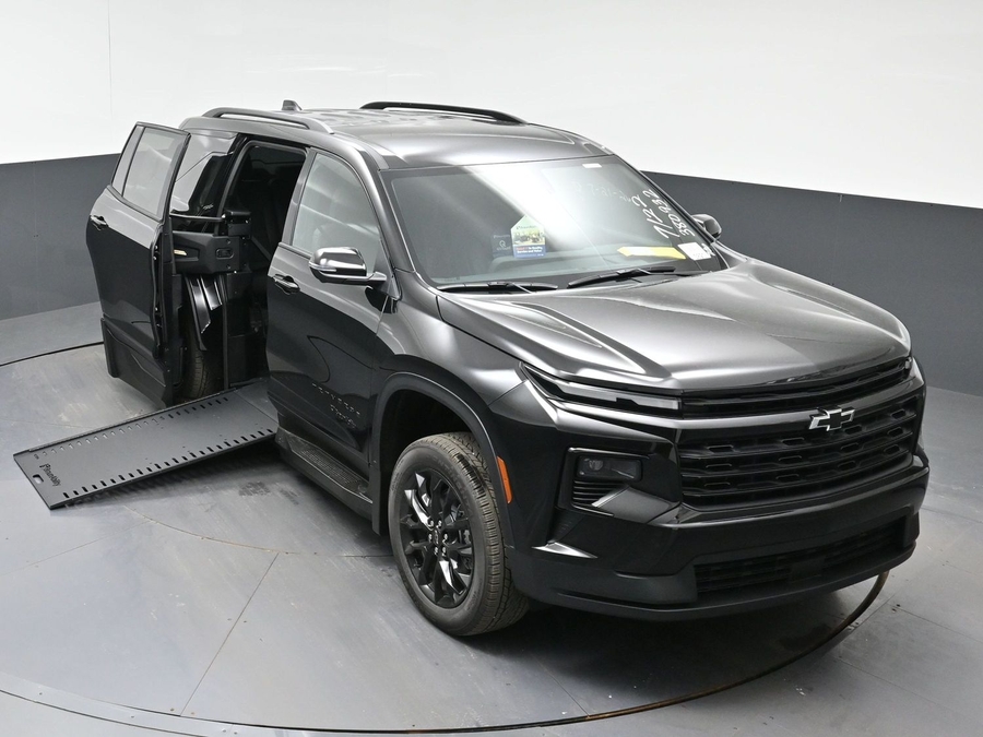 New 2026 Chevrolet Traverse 1LT Midnight - BraunAbility Side Entry In Floor Automatic Ramp