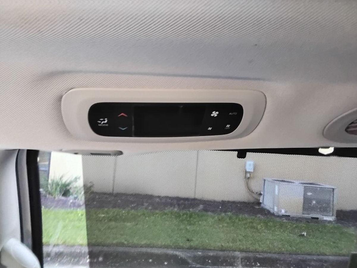 2017 CHRYSLER PACIFICA - Image 19