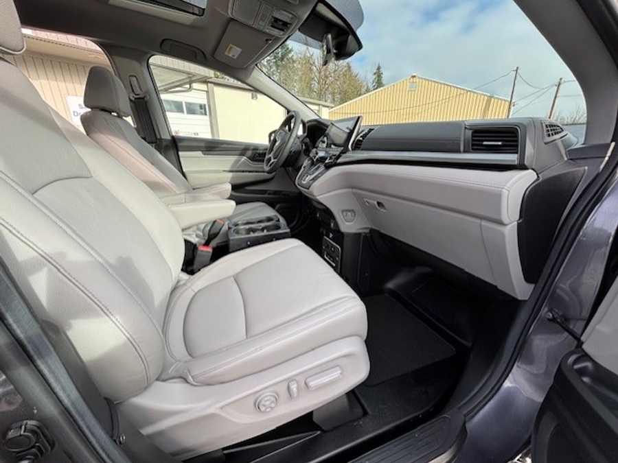 Used 2024 Honda Odyssey EX-L - BraunAbility Side Entry Entry In Floor Automatic Ramp
