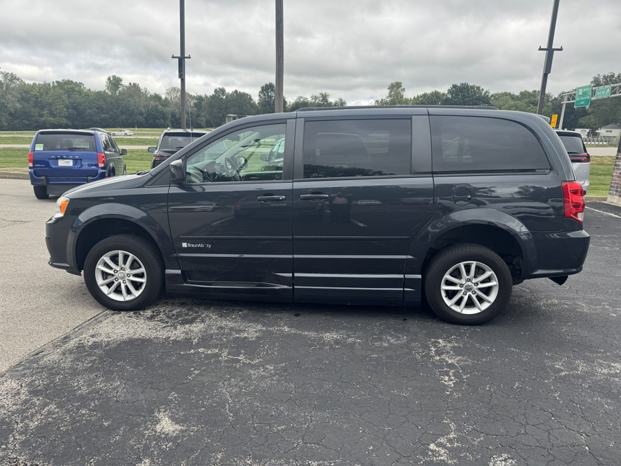 Blue Dodge Grand Caravan image number 13