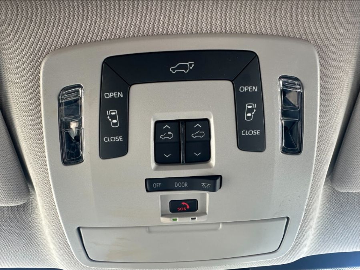 2025 TOYOTA SIENNA - Image 21