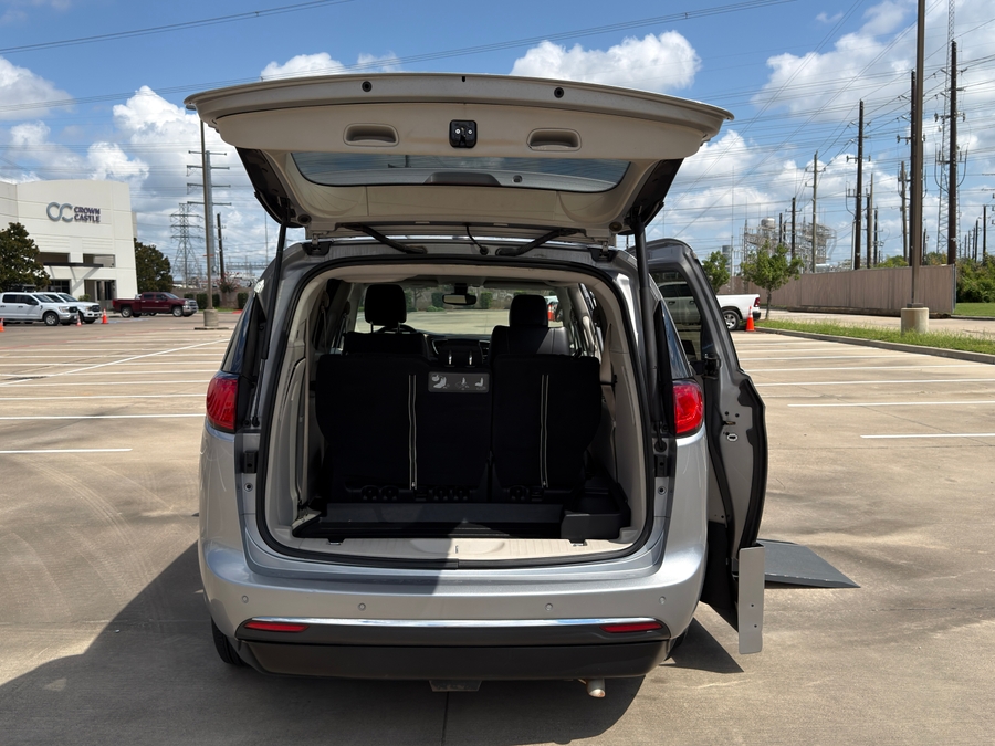 Used 2017 Chrysler Pacifica Touring-L - VMI Side Entry In Floor Automatic Ramp