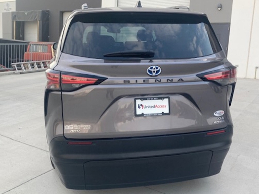 Used 2022 Toyota Sienna XLE AWD - VMI Side Entry In Floor Automatic Ramp