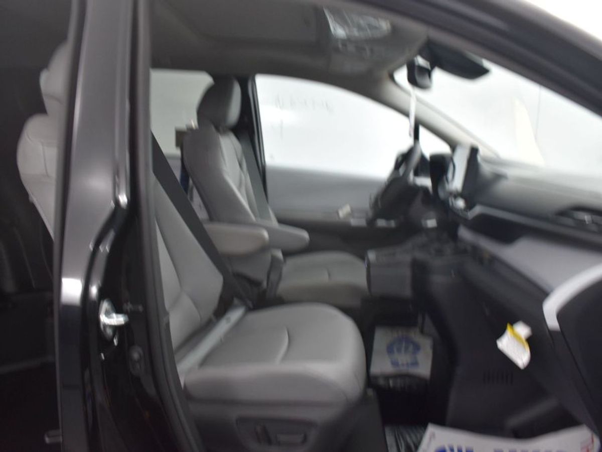 2025 TOYOTA SIENNA - Image 9