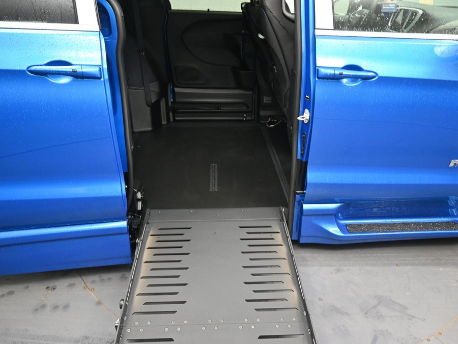 New 2026 Chrysler Pacifica Select Plus - BraunAbility Side Entry Entry Fold Out Automatic Ramp