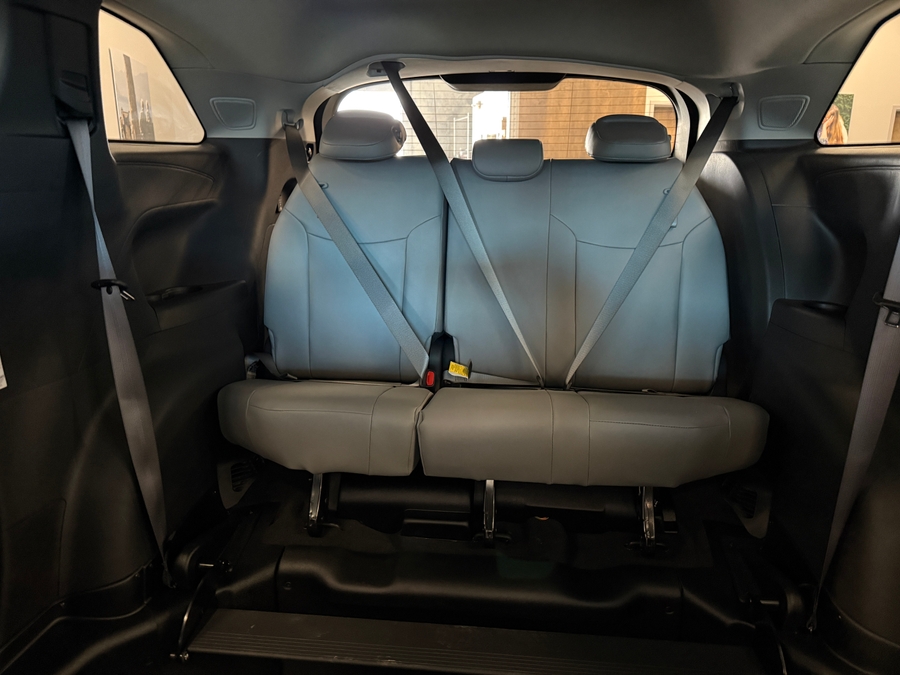 Black Toyota Sienna image number 11