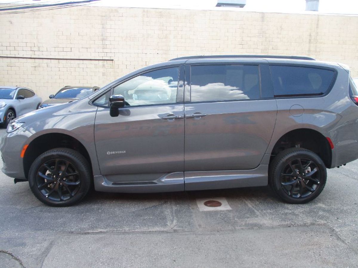 Grey Chrysler Pacifica with Side Entry Automatic Fold Out ramp