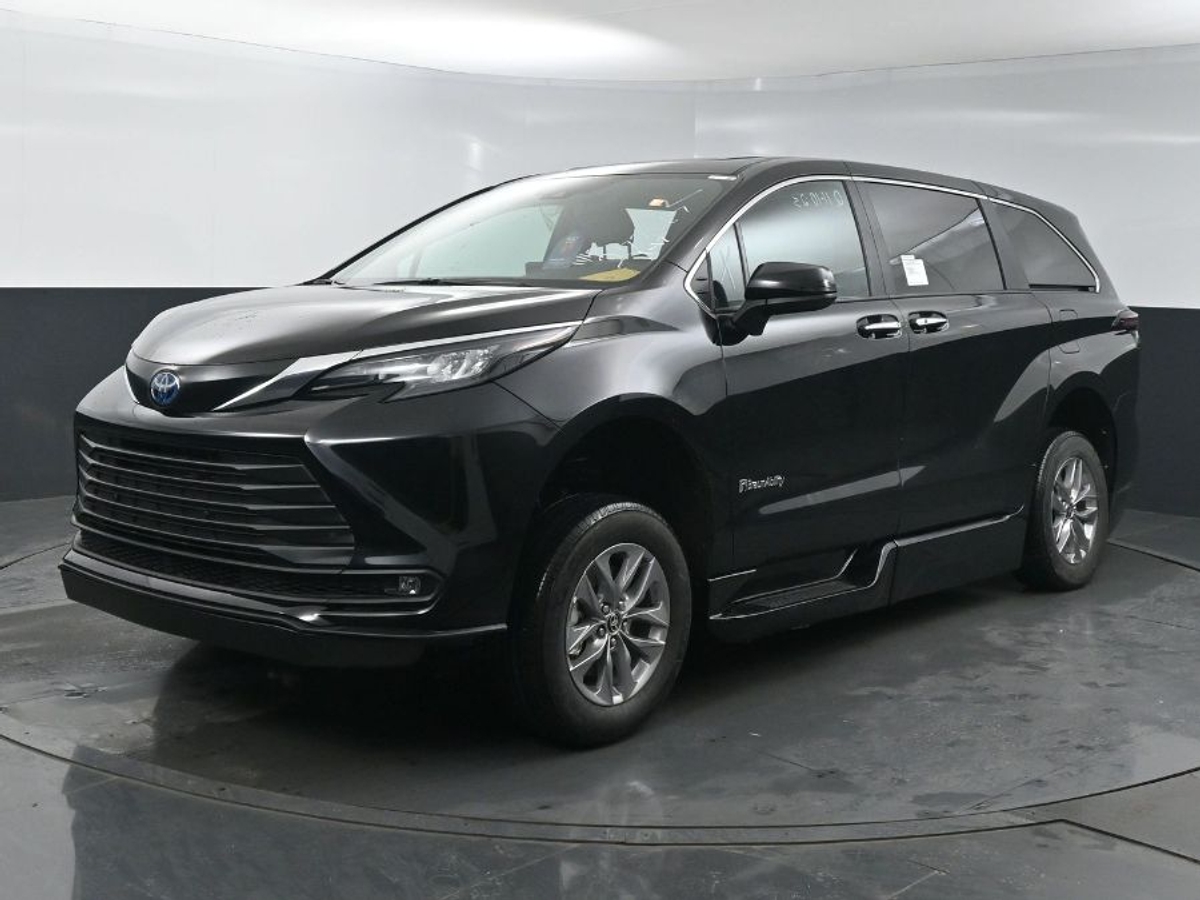 2025 TOYOTA SIENNA - Image 8