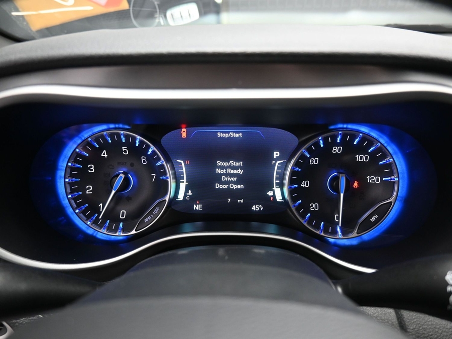 Silver Chrysler Pacifica image number 14