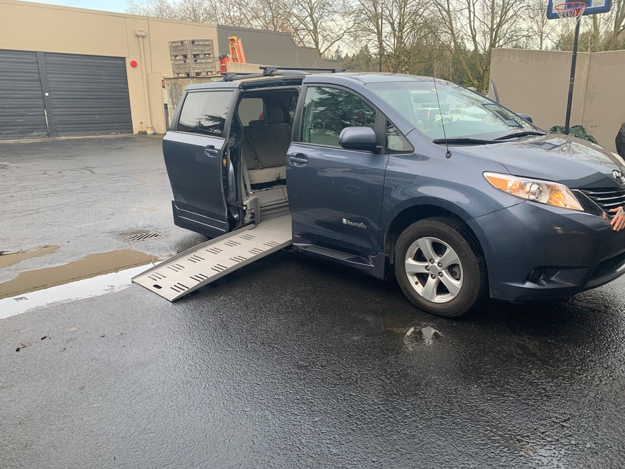 2014 Toyota Sienna LE