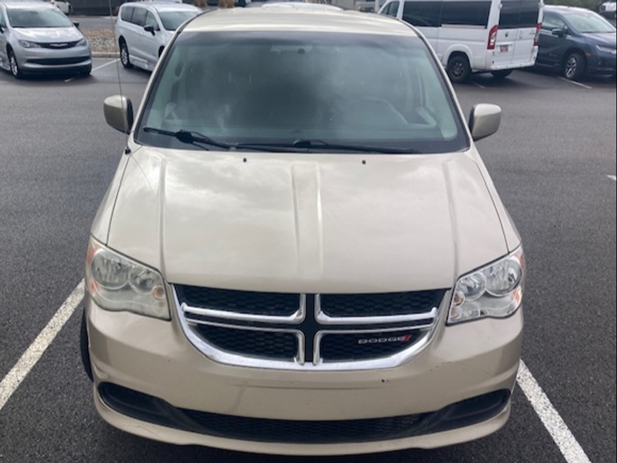 Used 2013 Dodge Grand Caravan SXT - BraunAbility Side Entry Entry Fold Out Automatic Ramp