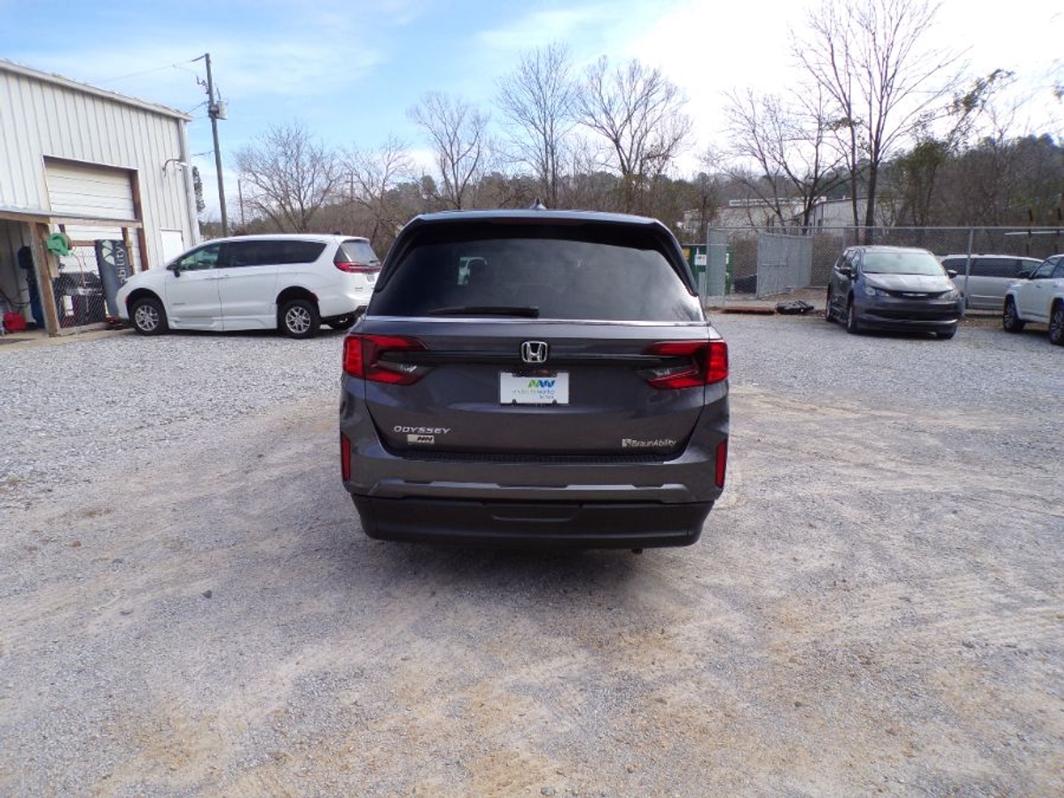 Grey Honda Odyssey image number 11