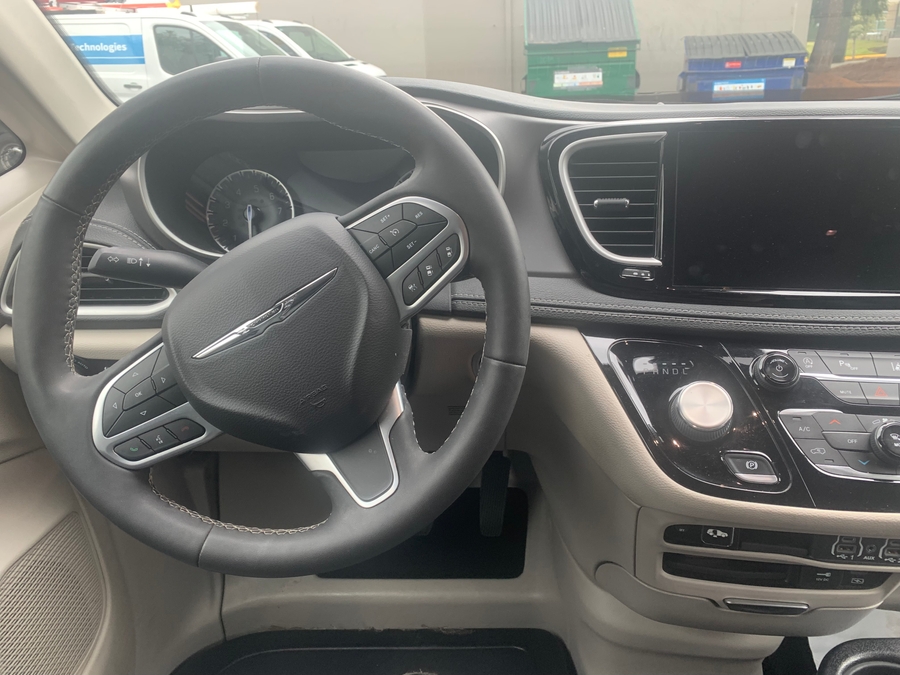 Used 2022 Chrysler Pacifica Touring L - BraunAbility Side Entry Fold Out Automatic Ramp