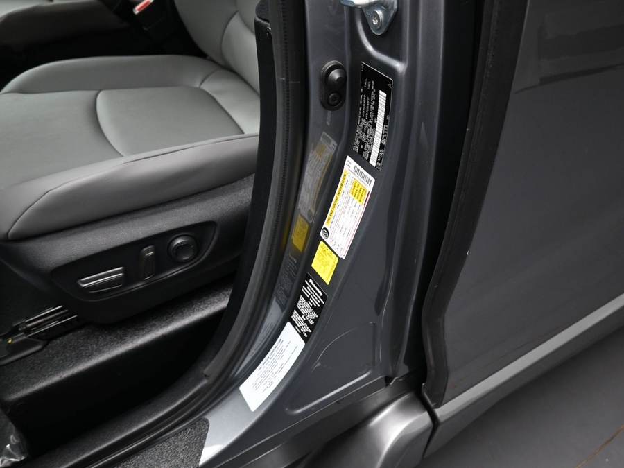 New 2026 Toyota Sienna Hybrid XLE Add - BraunAbility Side Entry Entry Fold Out Automatic Ramp
