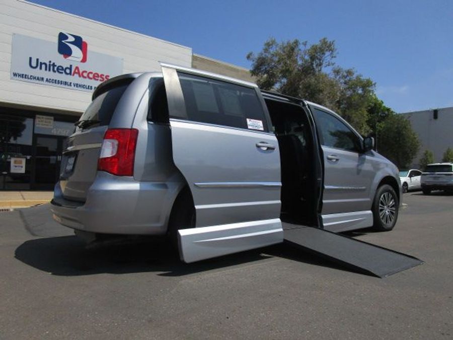 Used 2014 Chrysler Town and Country S - VMI Side Entry Entry In Floor Automatic Ramp