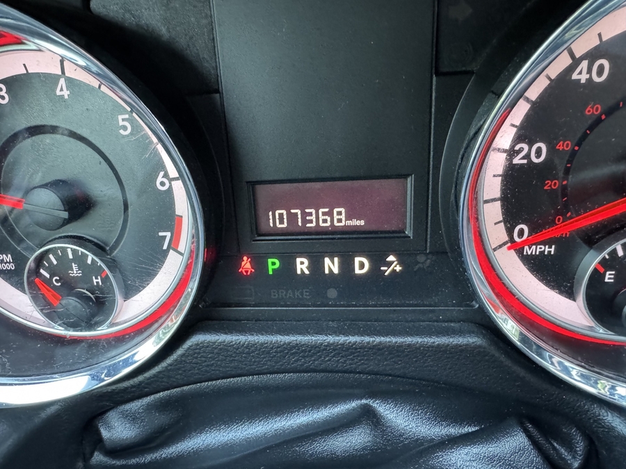 Grey Dodge Grand Caravan image number 8
