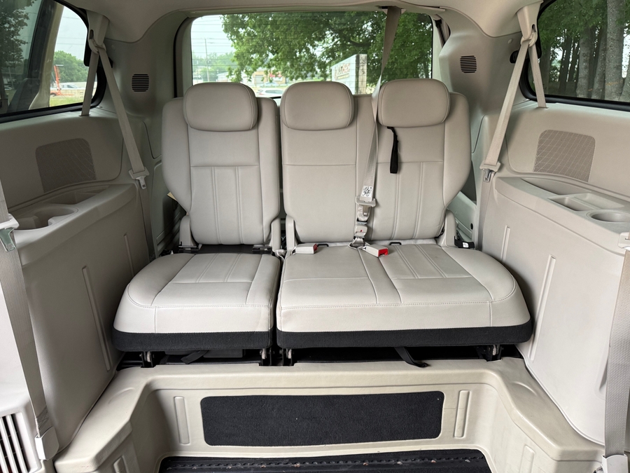 Used 2010 Dodge Grand Caravan SXT - BraunAbility Side Entry Entry Fold Out Automatic Ramp