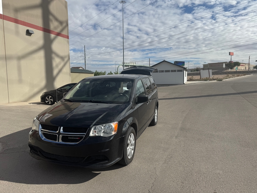 Used 2019 Dodge Grand Caravan SE - OTH Rear Entry Entry Fold Out Manual Ramp