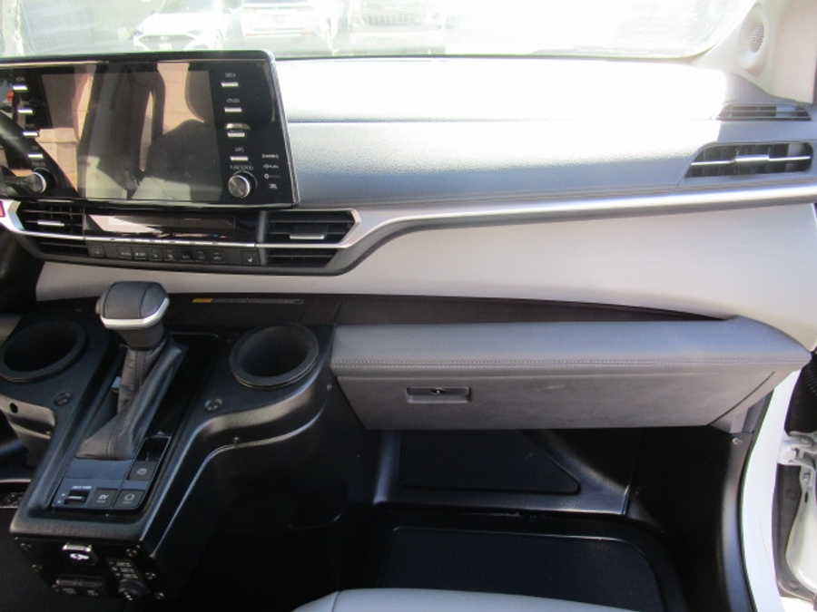 Used 2022 Toyota Sienna Hybrid XLE Base - BraunAbility Side Entry Entry Fold Out Automatic Ramp