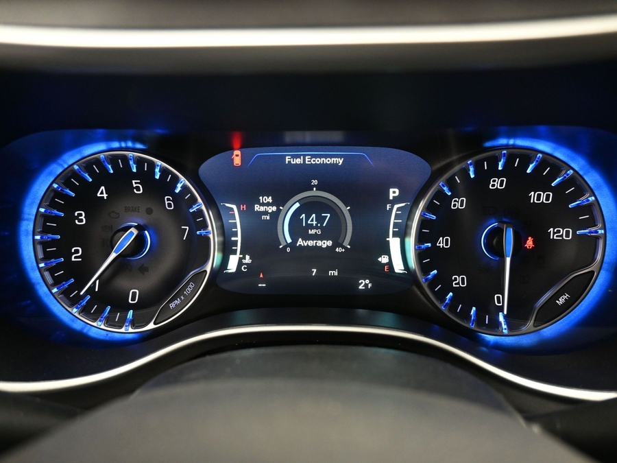 Black Chrysler Pacifica image number 15