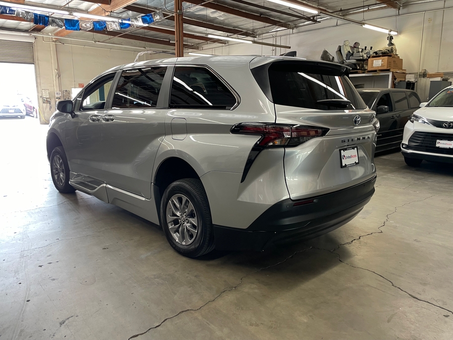 Used 2024 Toyota Sienna Hybrid XLE - BraunAbility Side Entry Fold Out Automatic Ramp