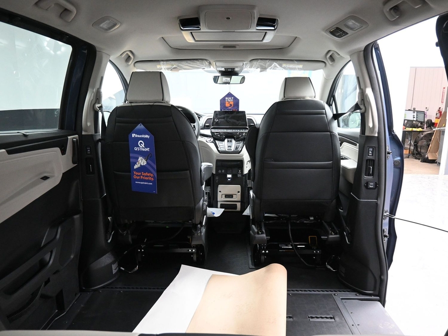 New 2026 Honda Odyssey Elite - BraunAbility Side Entry Entry In Floor Automatic Ramp